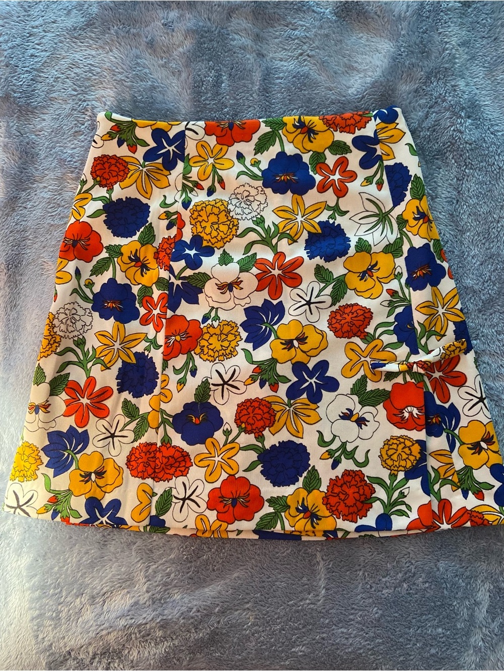 VINTAGE Bright Floral Mini Skort White Multi - Picture 7 of 14